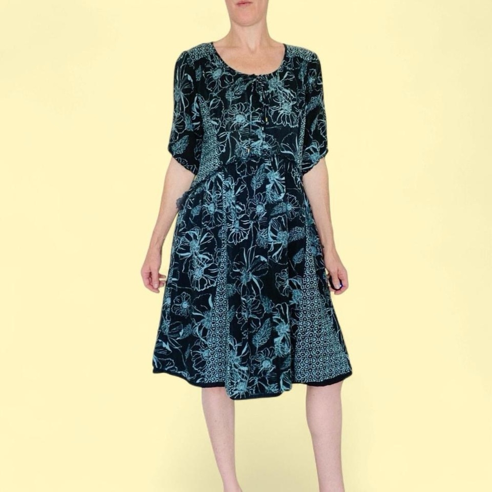 Wrap London Blue & Black Floral Boho Knee-Length Dress